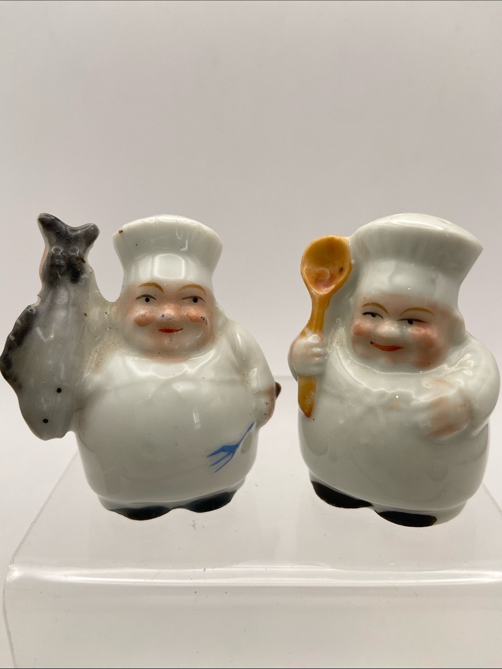 Vintage Porcelain Mini Happy Chef Salt & Pepper Shakers Set of 2 Collectible - Picture 1 of 7